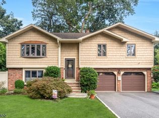 130 Maplewood Ave, Wayne, NJ 07470