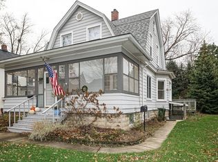 512 N Center St, Naperville, IL 60563