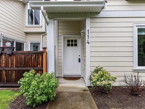 2038 Gatewood Rd #114, Sooke, BC V9Z 1L7