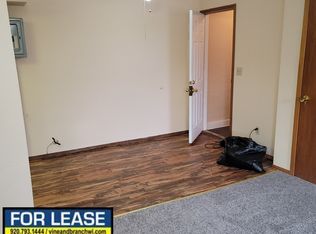 502 4th St, Algoma, WI 54201