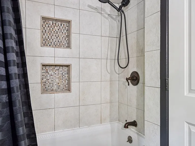 Olive Ave — Photo 14