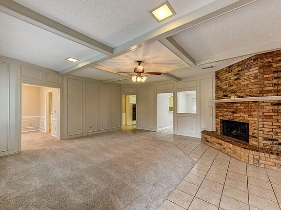 2nd image of 1709 Geneva Ln