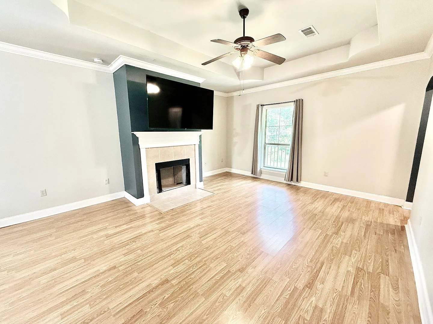 Spacious 3-Bedroom Home in Walker — Photo 2