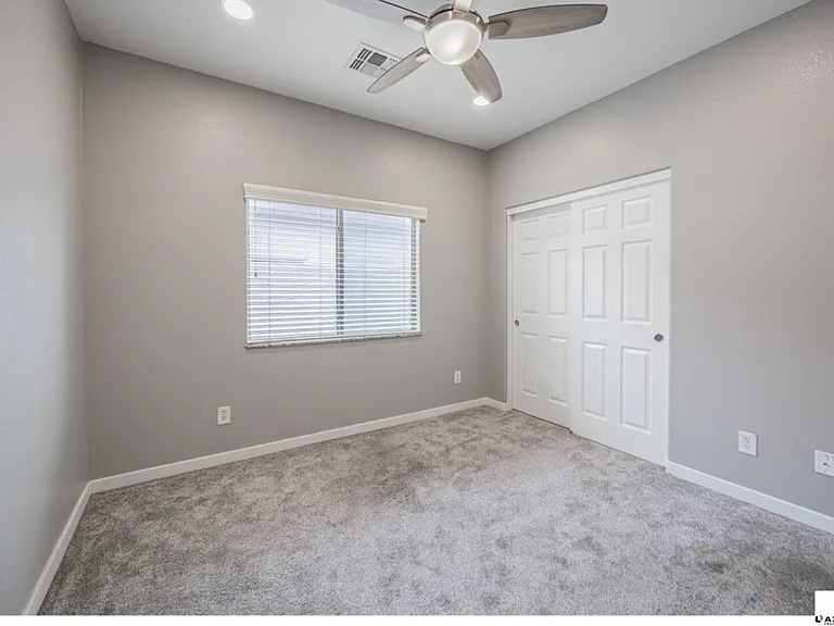 7111 S 21st Dr — Photo 19
