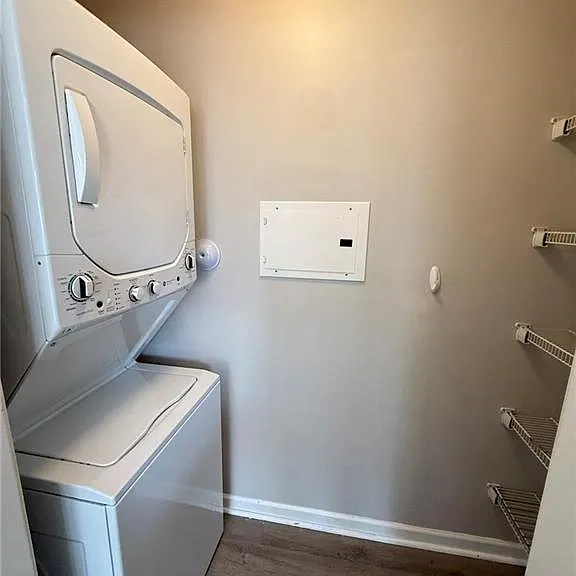 1710 Duntrune Gln — Photo 16