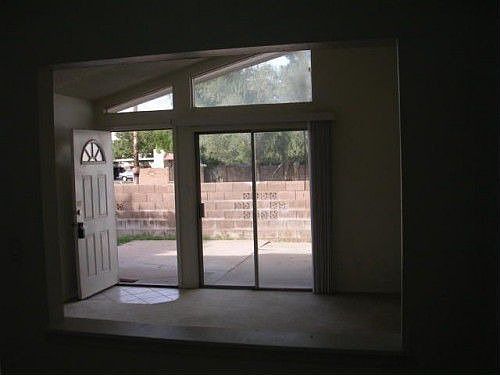 5th image of 555 N May St APT 9