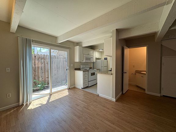 4th image of 2620 Q St APT 07