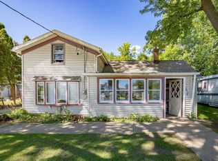 1416 Riverside St, Janesville, WI 53548