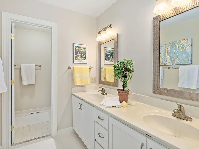 12015 Bexley Ct — Photo 22