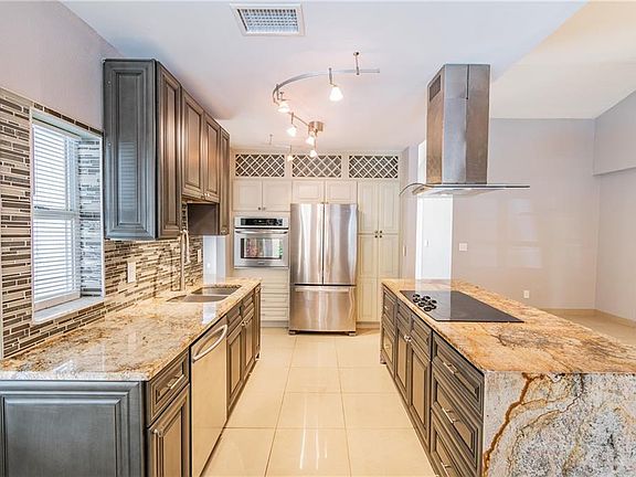 2nd image of 2304 Sprucewood Ln