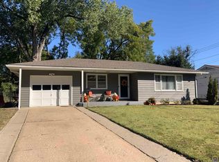 3216 SW 11th St, Topeka, KS 66604