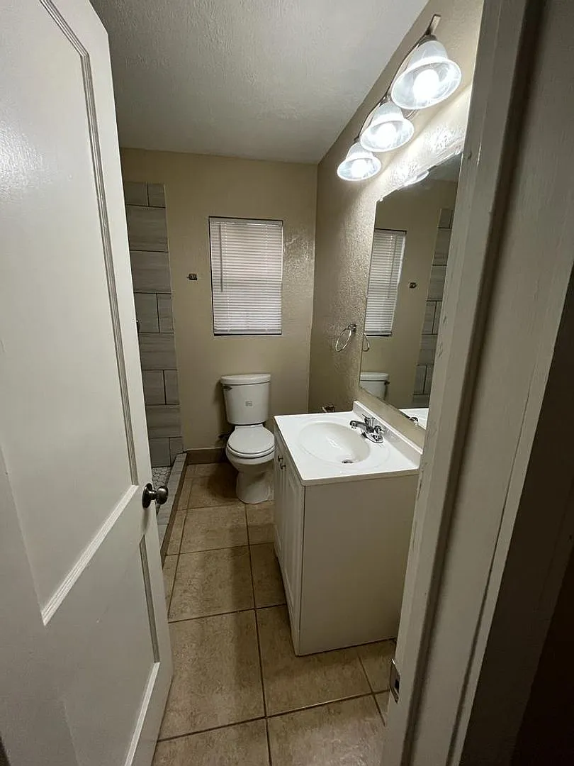 2-Bed/1-Bath Single-Family Home in Beaumont — Photo 4