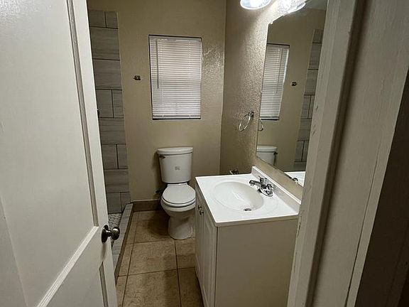 4th image of 4340 Pine St