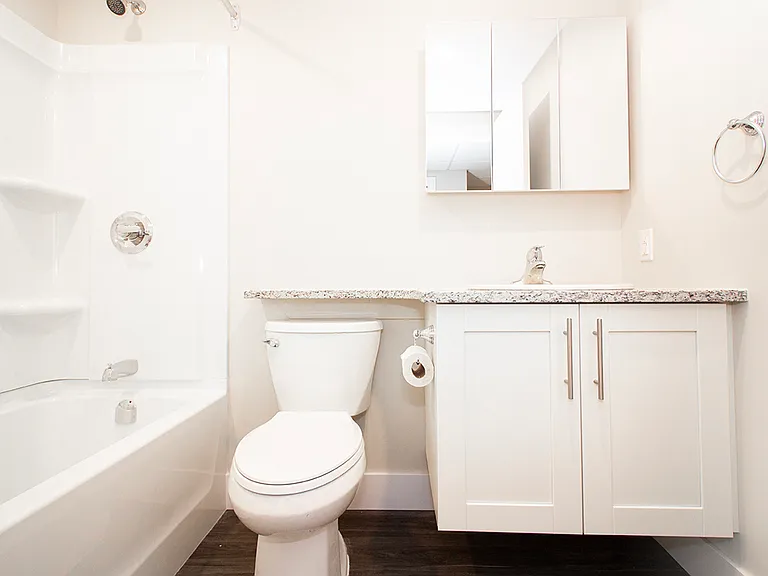 834 Grosvenor Ave #11 — Photo 15