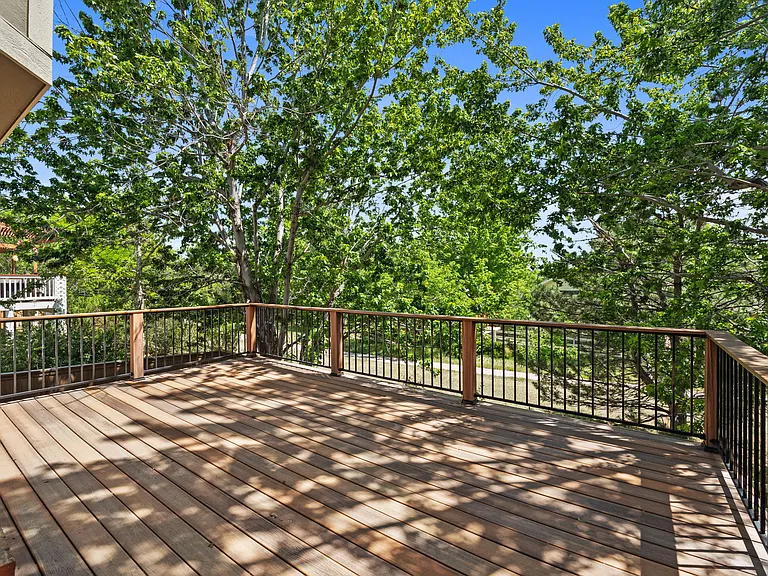 20396 E Columbia Pl — Photo 24