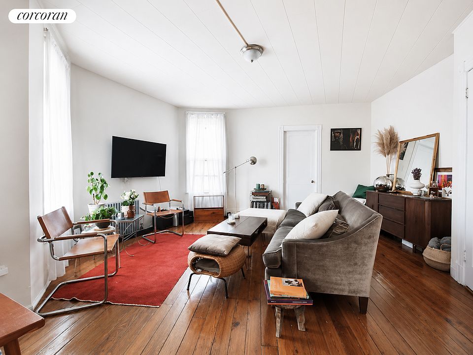 2nd image of 531 Graham Ave APT 3
