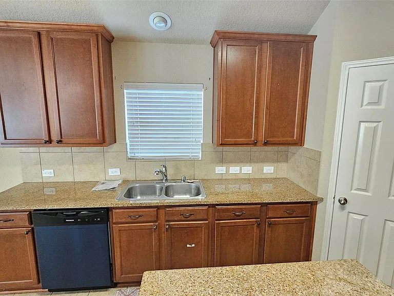 1219 Pecos Pass Dr — Photo 9