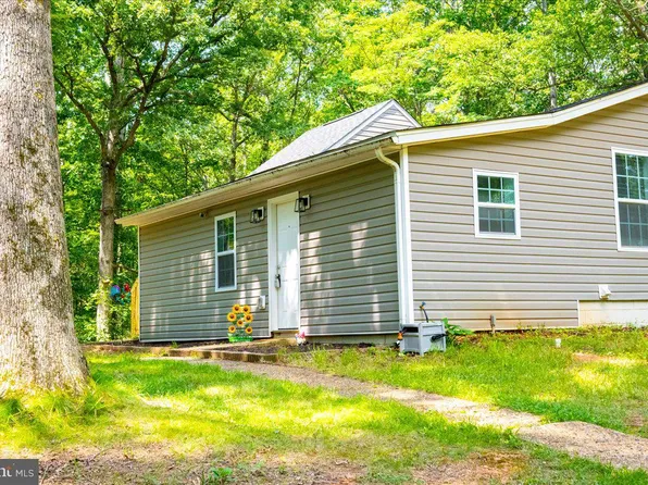 12350 Roselawn Ln, Midland, VA 22728