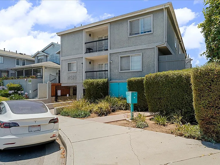 14523 Freeman Ave #6 — Photo 18