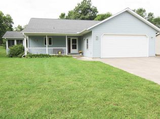 201 Tracy Ln, Williamsburg, IA 52361