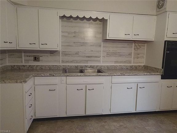 4th image of 611 Dannie Dr