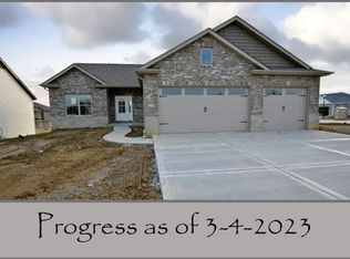 244 Meridian Oaks Dr, Glen Carbon, IL 62034