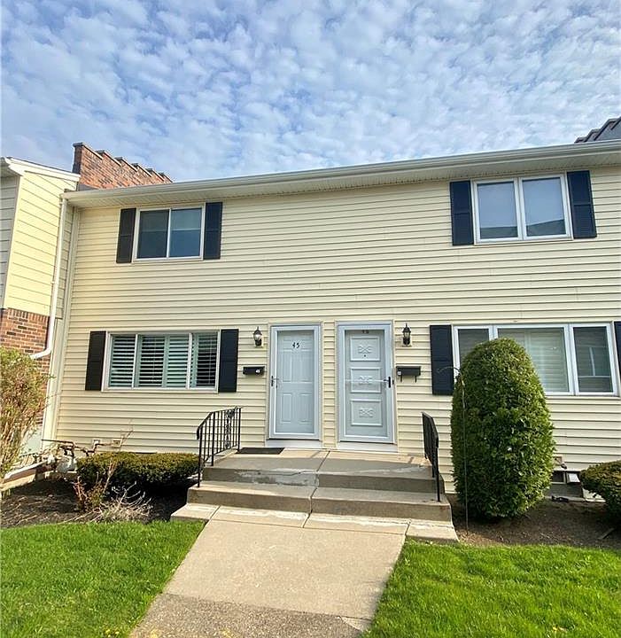 1st image of 45 Stoneledge Ct