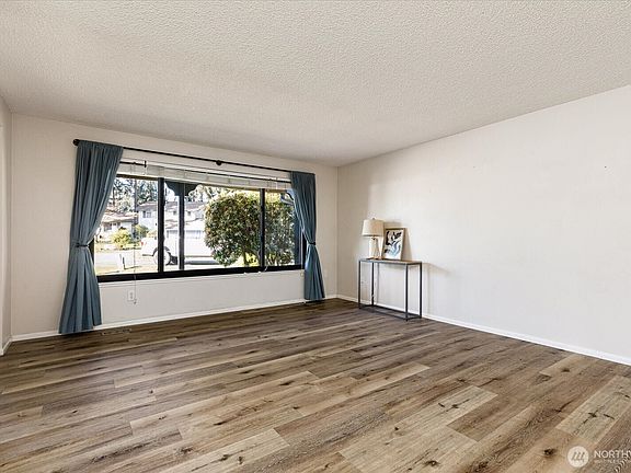 5th image of 1162 Tulip Lane