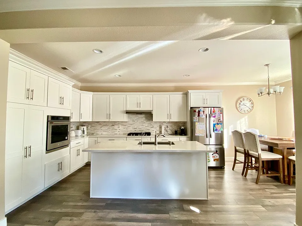 8654 N Heartland Way