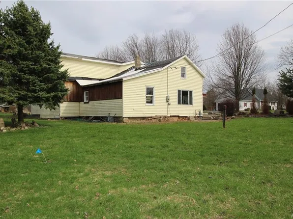 5715 Barnum Rd, Akron, NY 14001