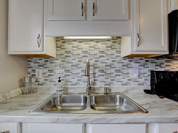2nd image of 598 Cory Dr APT B