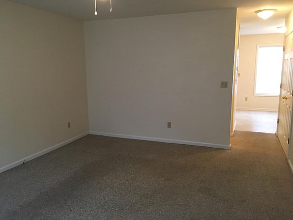 2nd image of 42 Oakwood Dr