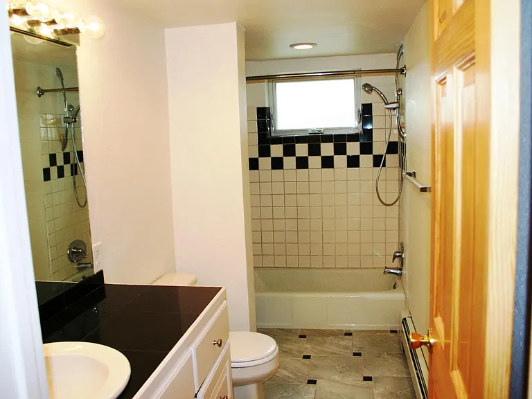 1057 N Marion St #4 — Photo 7