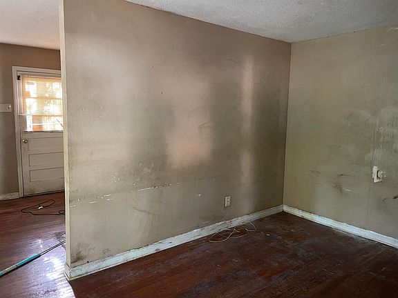 2nd image of 5425 Lochinvar Dr