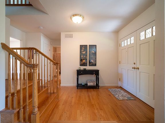 3rd image of 6818 Burnside Dr