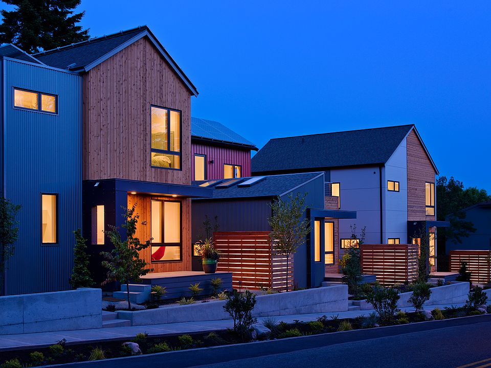 2nd image of 472 Grow Ave NW