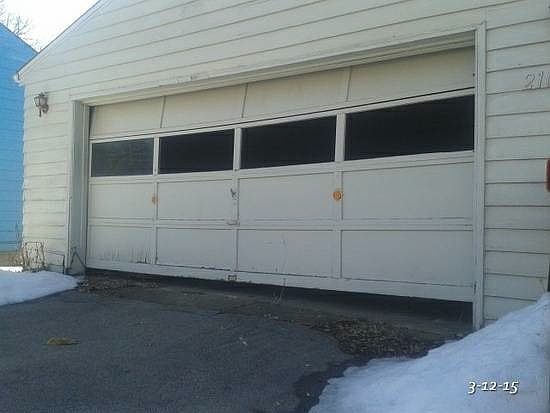 5th image of 210 Lansdowne Blvd