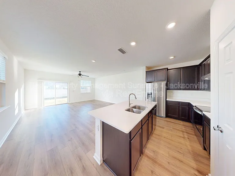 7675 Merchants Way — Photo 5