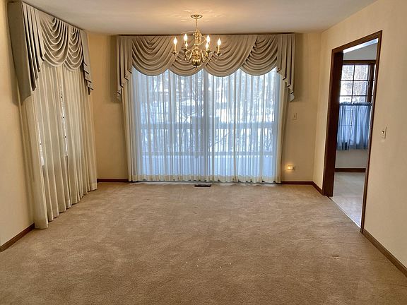 5th image of 1016 Torrey Pines Ct