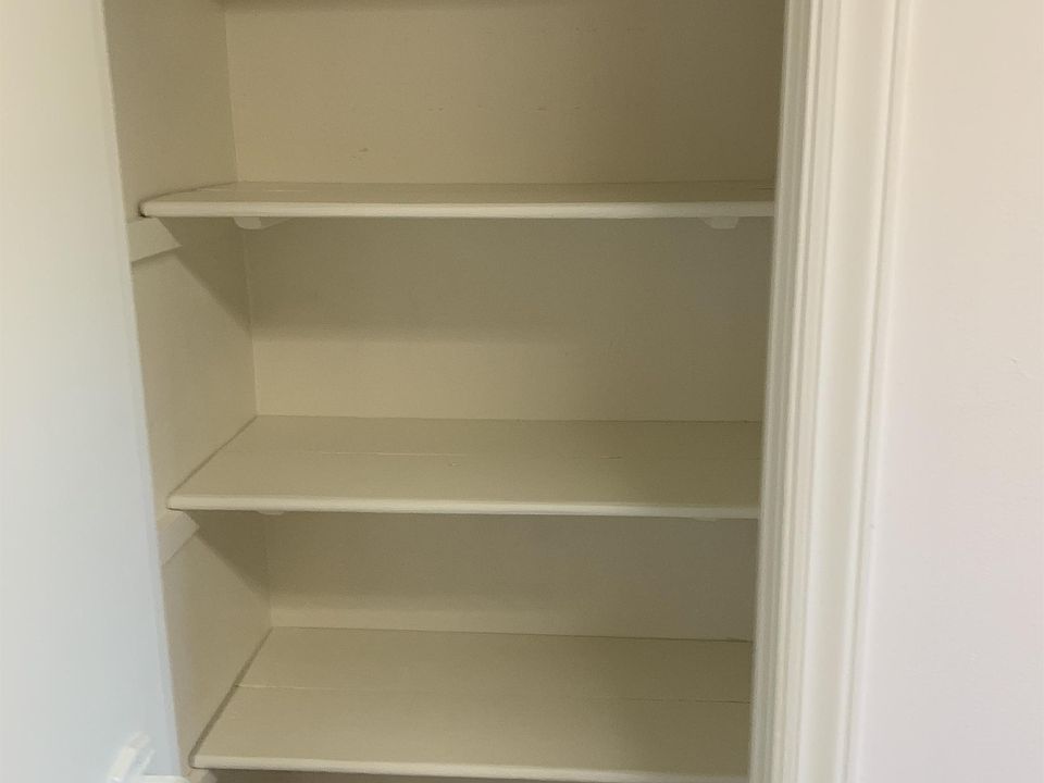 Good pantry in kitchen area