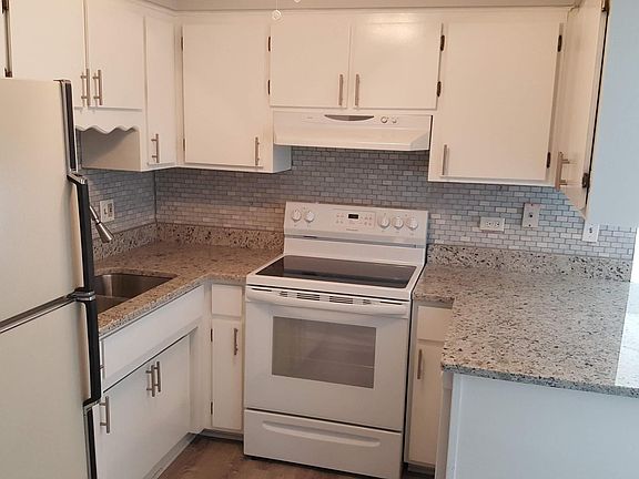 4th image of 10833 S Harlem Ave APT 1N
