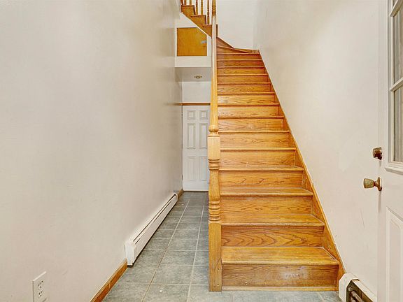 3rd image of 99 Mallory Ave #2