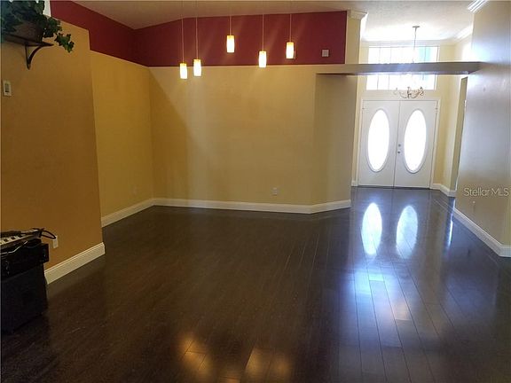 5th image of 242 Hanging Moss Cir