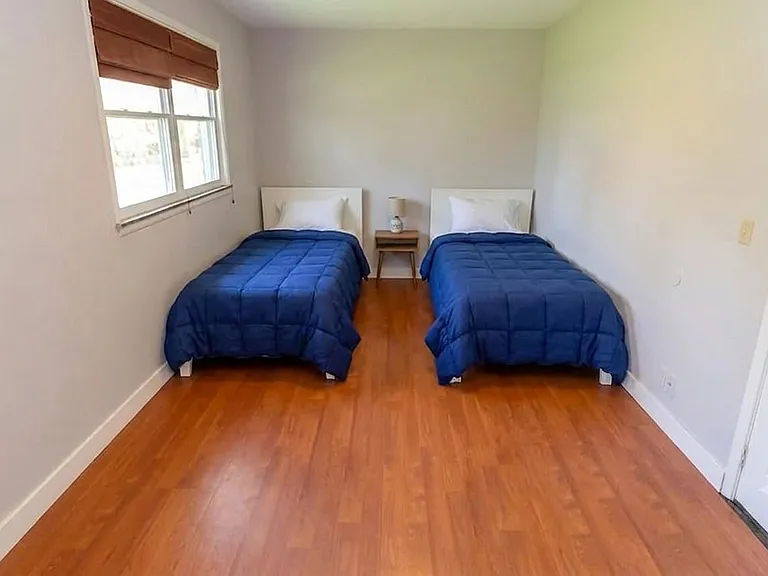 10305 Ruckle St — Photo 11