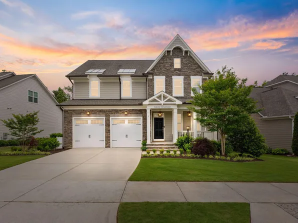 300 Quaker Meadows Ct, Holly Springs, NC 27540