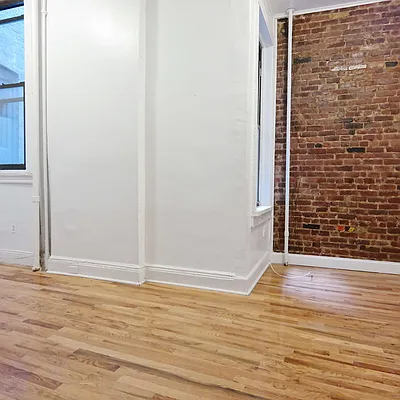 Rented by Nooklyn NYC LLC | media 31