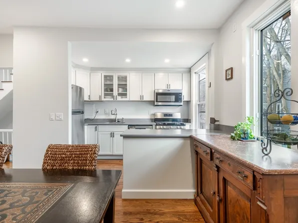 235 1/2 Broadway #6, Cambridge, MA 02139