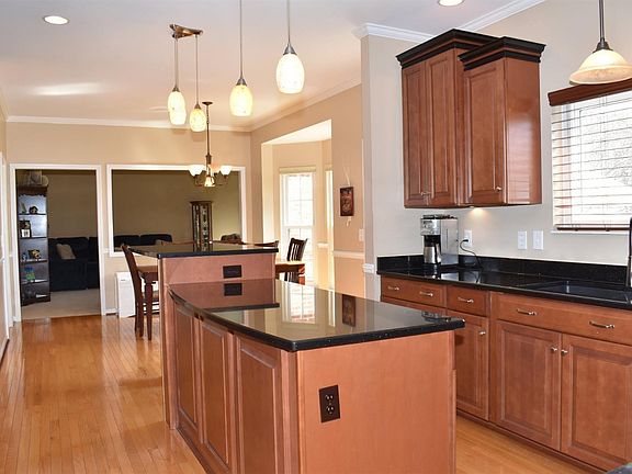2nd image of 6776 Keeneland Way