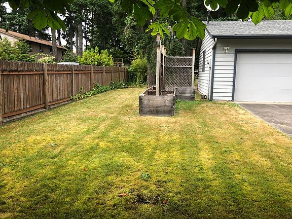 3rd image of 381 Ihland Way NW