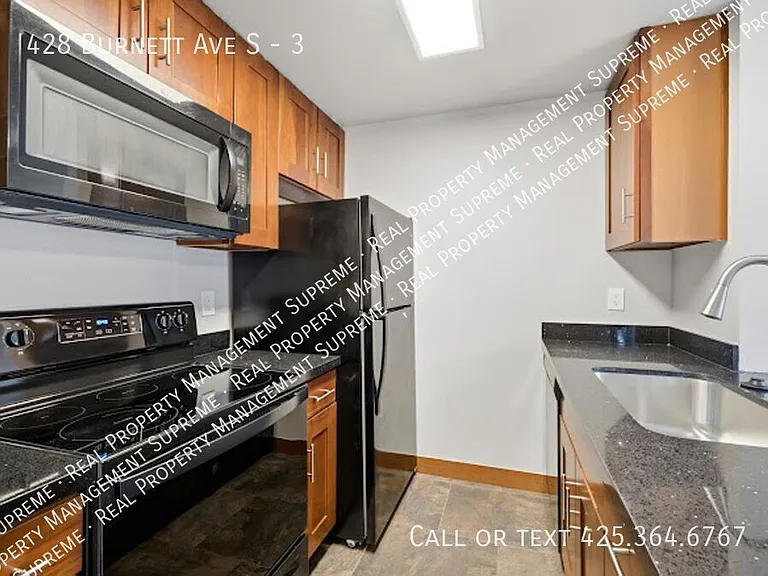 428 Burnett Ave S #3 — Photo 6